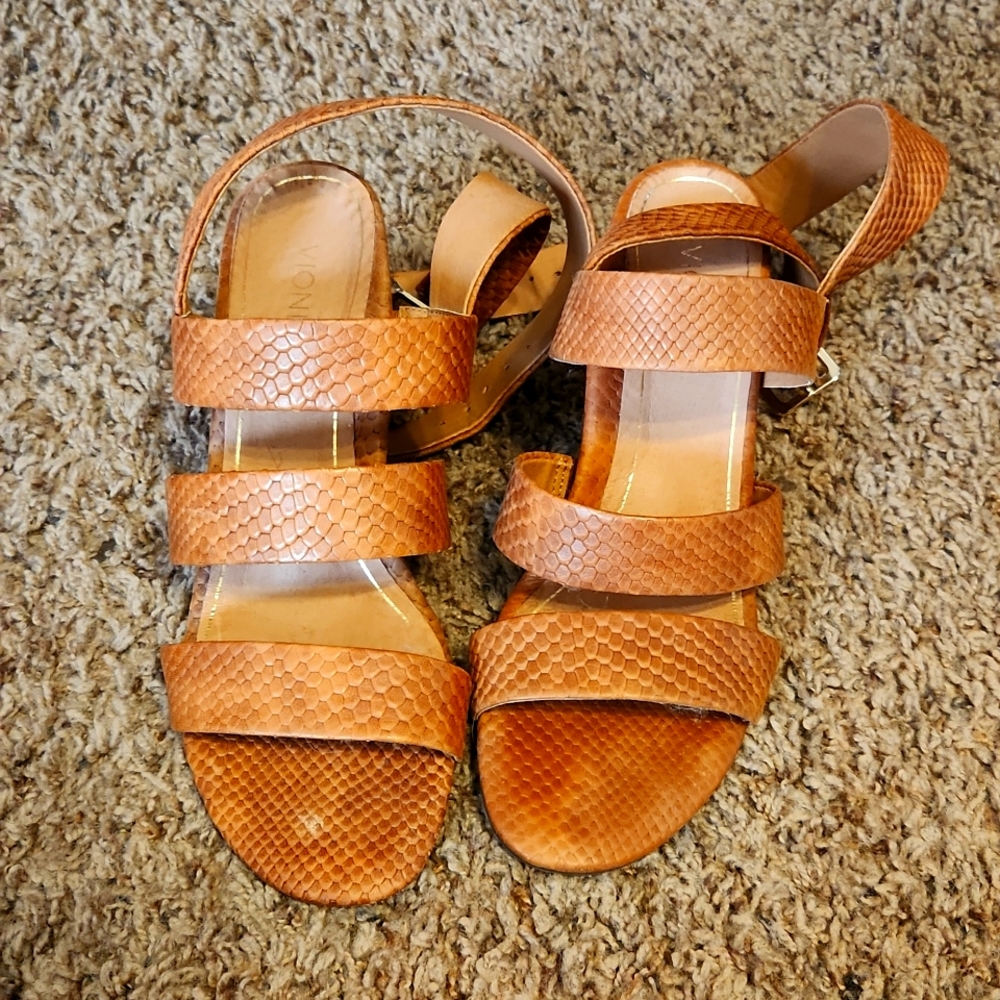 Vionic strappy sandles